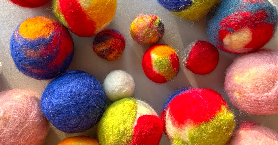 Wolle filzen an der Emil-von-Behring-Schule in Bochum Hofstede